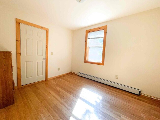 Building Photo - 78 Elm St