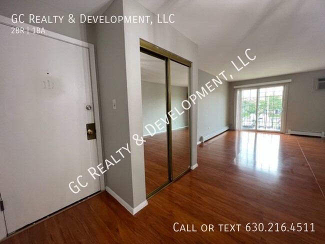 Building Photo - ***CAROL STREAM / ALL UTILITIES INCL / 2 B...