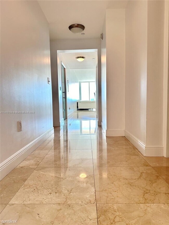 Foto del edificio - 3 br, 3 bath House - 3330 NE 190th St Apt ...