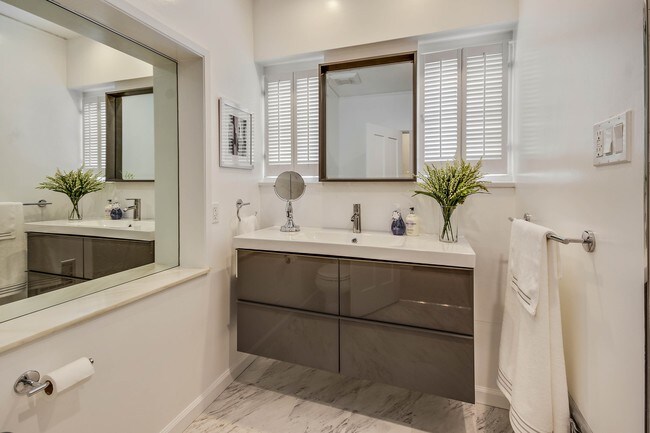Baño - 9965-9969 Durant Dr