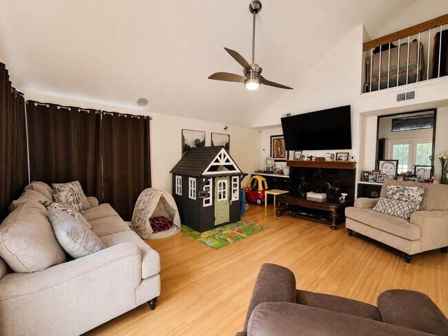 Foto del edificio - 3115 Ashford Bend Dr