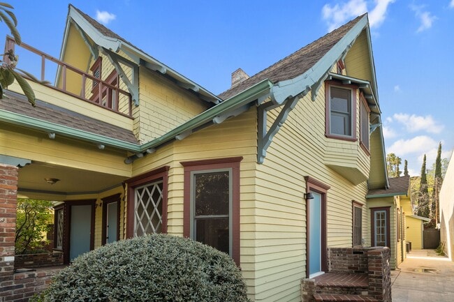 Building Photo - 5333 Monte Vista St