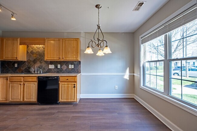 Foto del edificio - Private 2BR Townhome with Two En-Suite Bathrooms