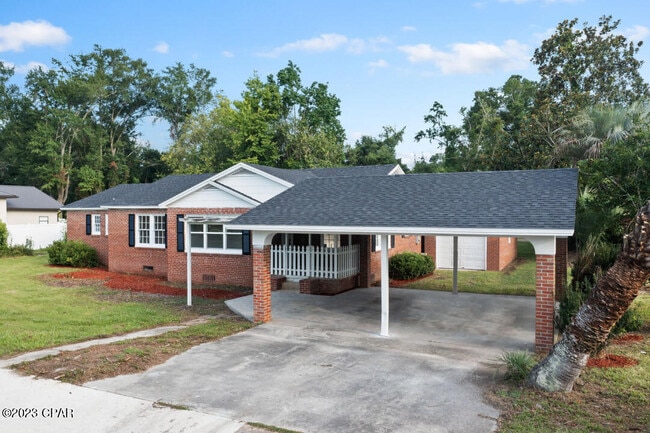 Building Photo - 20699 SE Sherry Ave