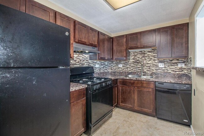 Building Photo - 3320 Spinnaker Ln