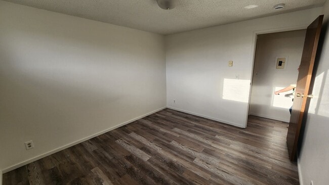 Building Photo - 695 4th Street