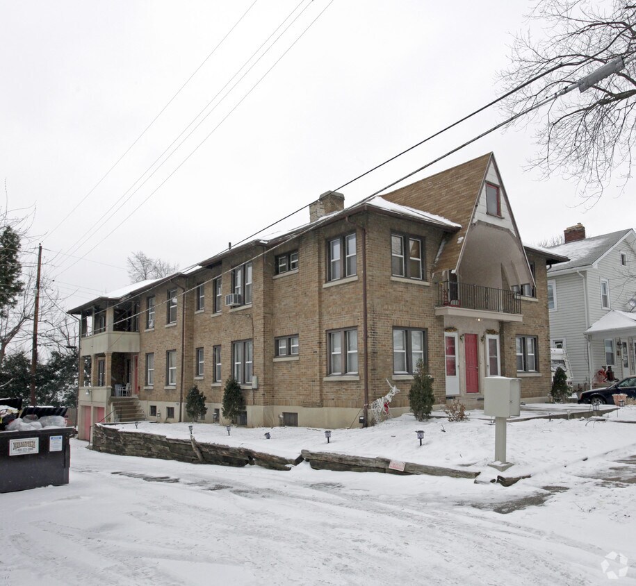 Primary Photo - 69 Waverly Ave
