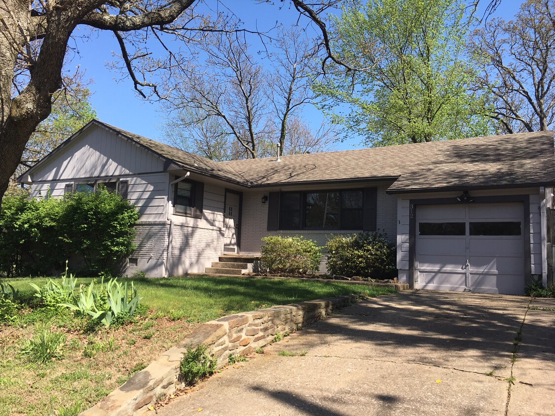 Photo - 312 E North St (Fayetteville, AR)