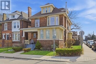 Building Photo - 65 Fairholt Rd S
