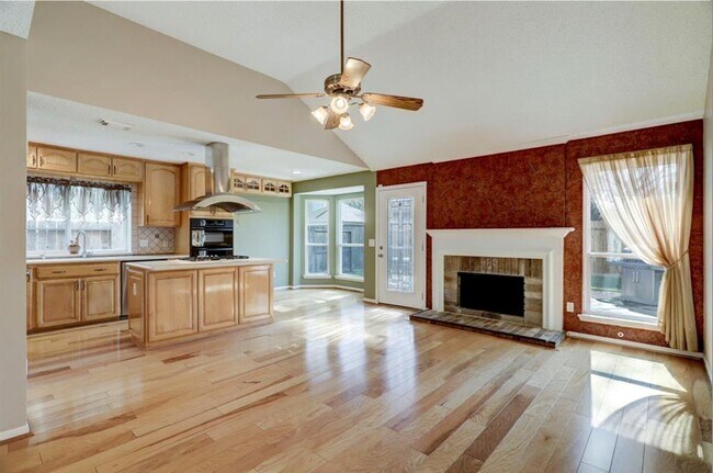 Building Photo - 7422 Shangrila Ln
