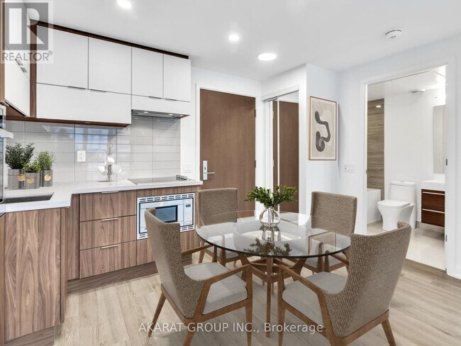Building Photo - 39 Roehampton Ave