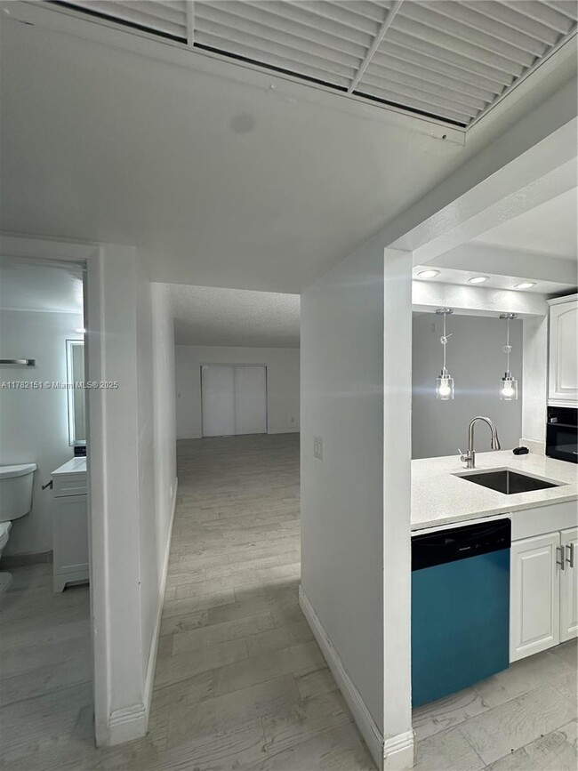 Foto del edificio - 901 NE 209th Terrace