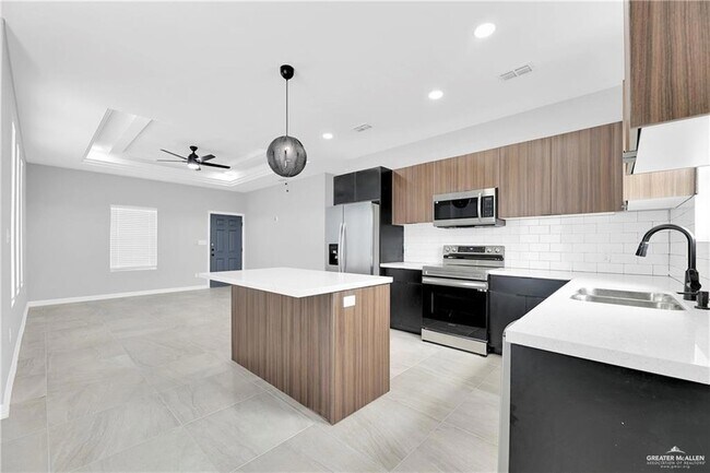 Foto del edificio - 5604 Ozark Ave