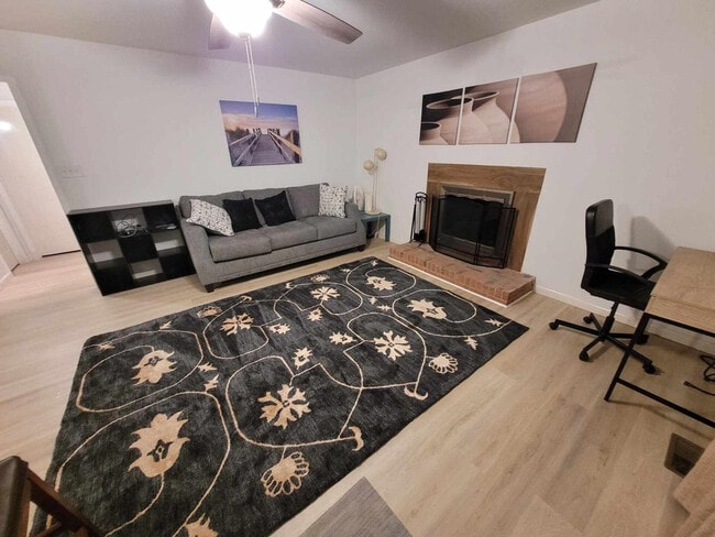 Building Photo - 967 Lacon Dr