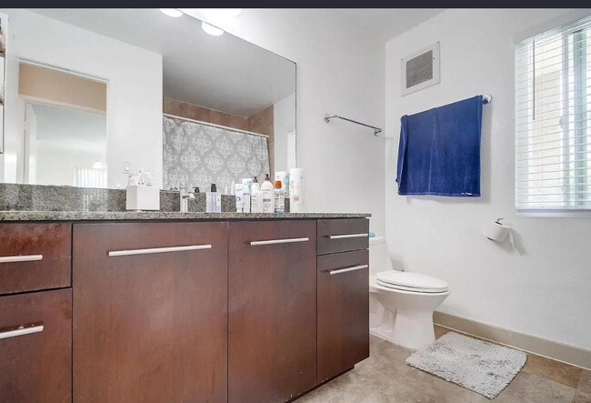 Building Photo - "Luxurious 1-Bed Waterfront Retreat with Elegant Hardwood & Marble Finishes in San Diego!"