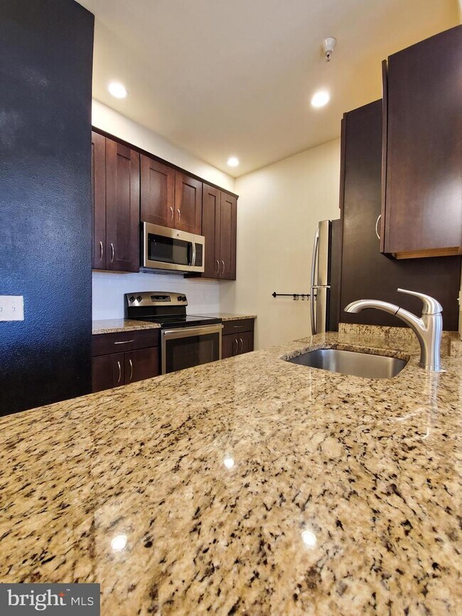 Building Photo - 1530 Spring Gate Dr.