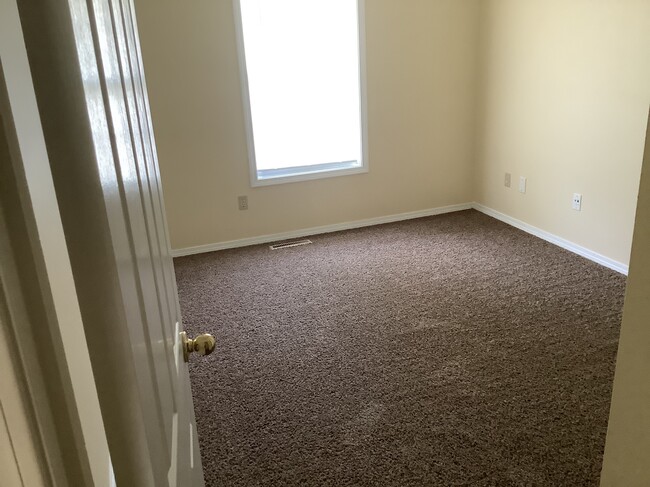 Bedroom - 844 S Dexter Ave