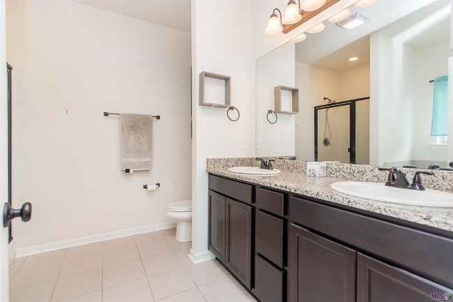 Foto del edificio - 42598 Baystone Ave