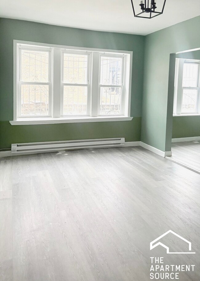 Building Photo - 6226 S Western Ave