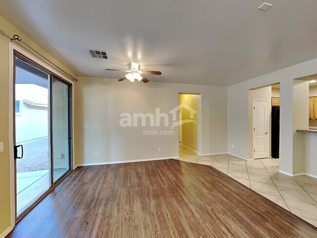 Foto del edificio - 3716 E Waite Ln