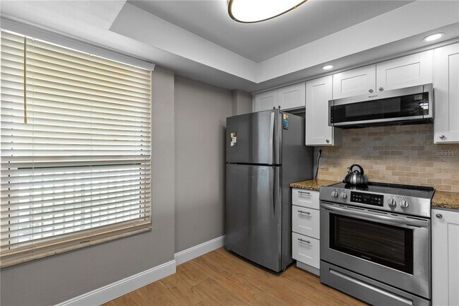 Foto del edificio - 2617 Cove Cay Dr
