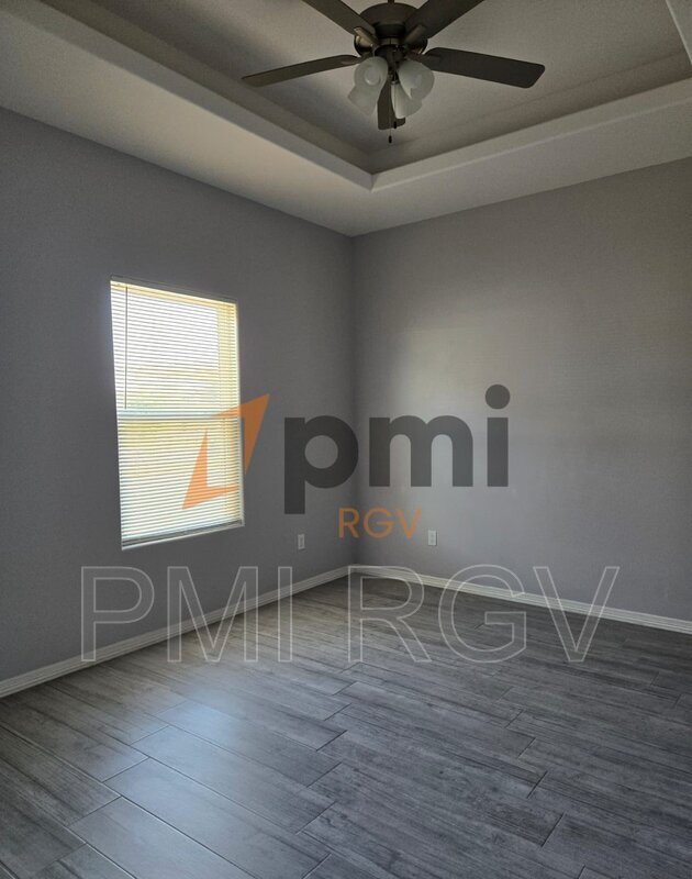 Foto del edificio - 1805 Canyon Dr