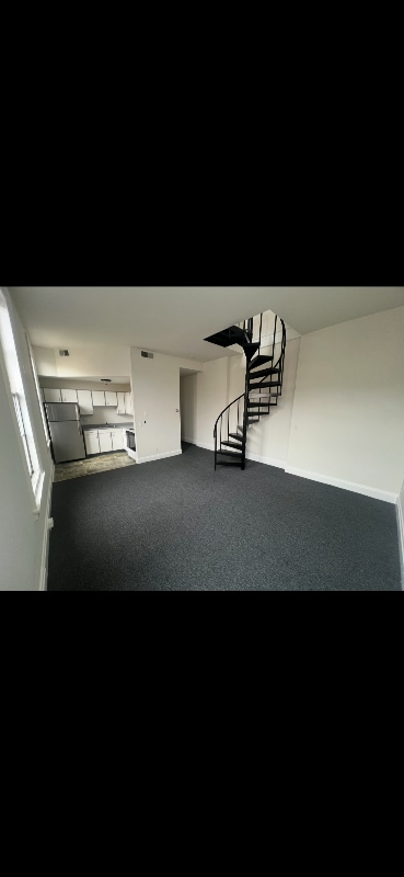 Building Photo - 11 2nd St