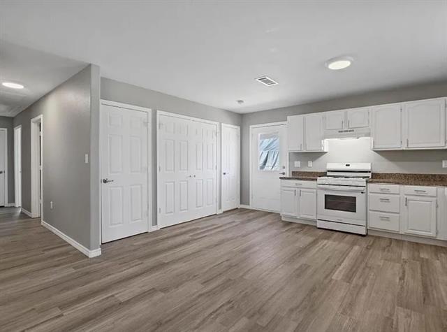 Building Photo - 801 N 8th Ave