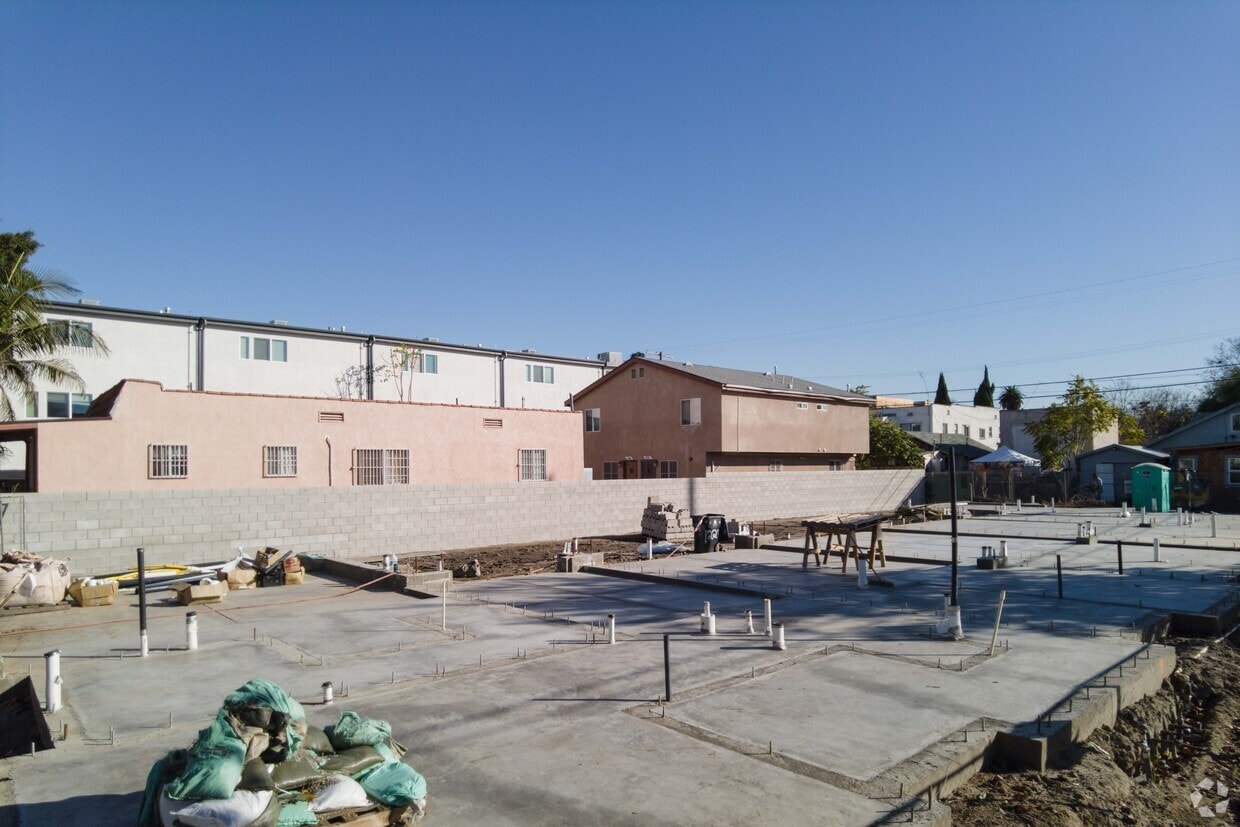 November 2022 - 1298 W 37th St