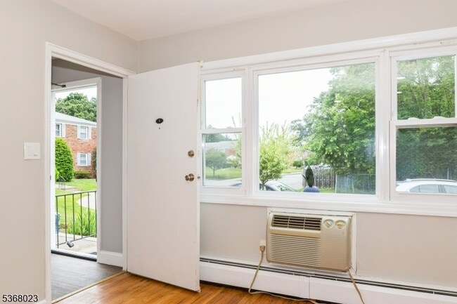 Building Photo - 43 Conforti Ave