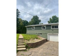 Building Photo - 673 Farm Rd