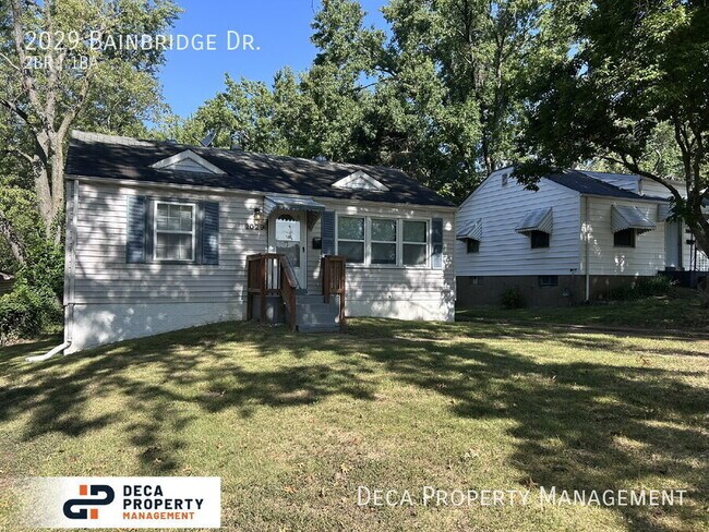 Foto del edificio - 2029 Bainbridge Dr