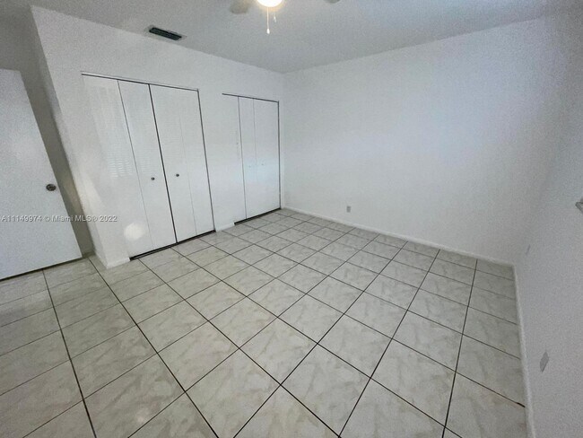 Building Photo - 3970 NW 30th Terrace