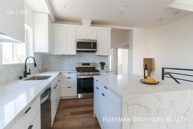 Building Photo - 4507 1/4 W 18th St