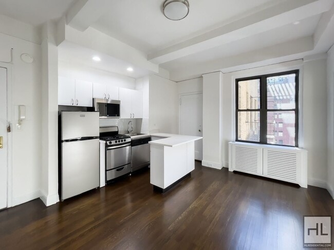 Building Photo - EAST 46 STREET