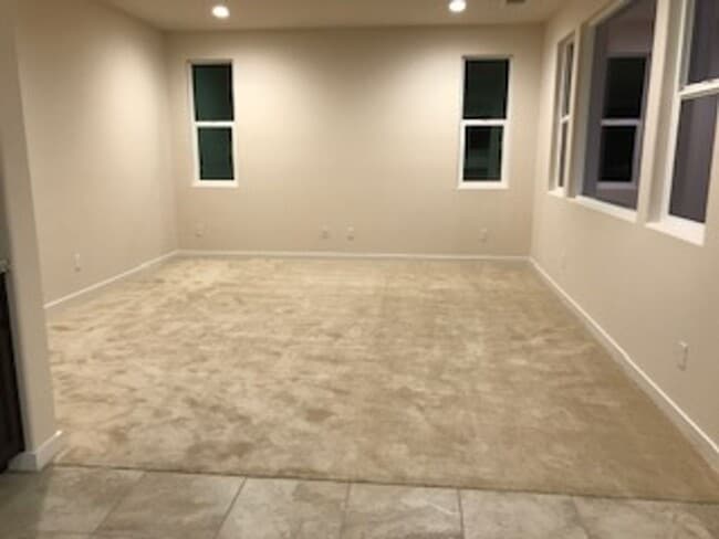 Building Photo - Spectacular Folsom 4/3 Home Waiting For Yo...