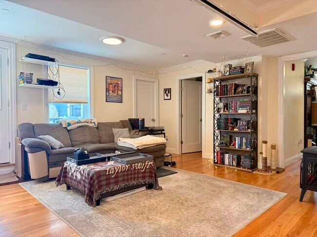 Foto del edificio - 925-927-927 Massachusetts Ave