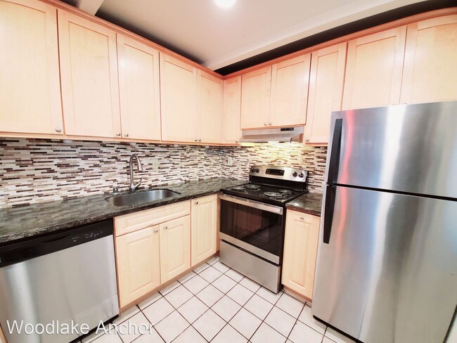 Building Photo - 2 br, 1.5 bath House - 606 S. Humboldt Str...