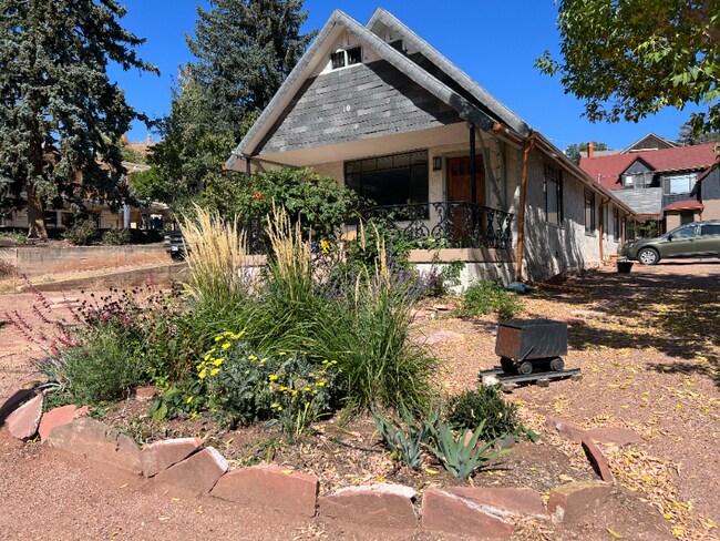 Building Photo - 10 Grand Ave