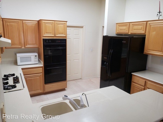 Building Photo - 2 br, 2 bath House - 2700 Crown Ridge Drive