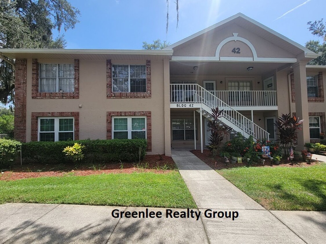 Foto principal - Updated 1st floor condo – 2 Bed/2 Bath- Ga...