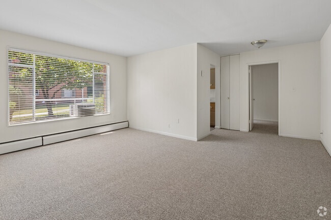 Studio - 434SF - Larchmont Village Apartments