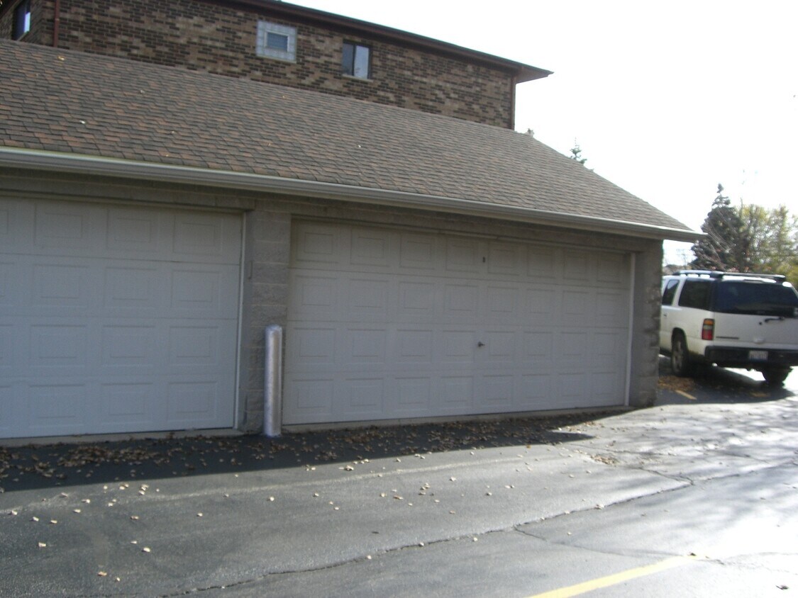 Building Photo - 16651 Theresa Ln