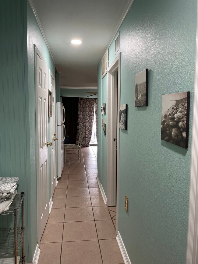 Building Photo - 3938 Surfside Blvd
