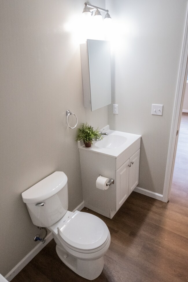 Bathroom - 539 E Main St
