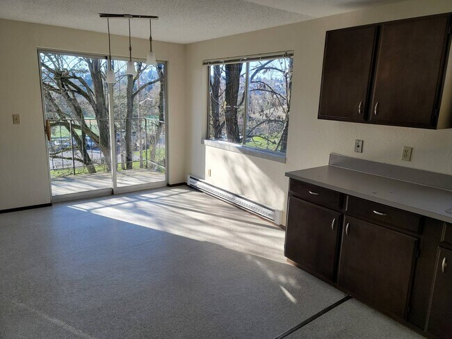 Dining area - 4556 Delridge Way SW