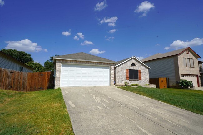 Foto del edificio - Updated Single Story in Schertz! Realtor Commission: $500