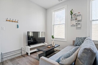 Building Photo - 1226 W 31st Pl
