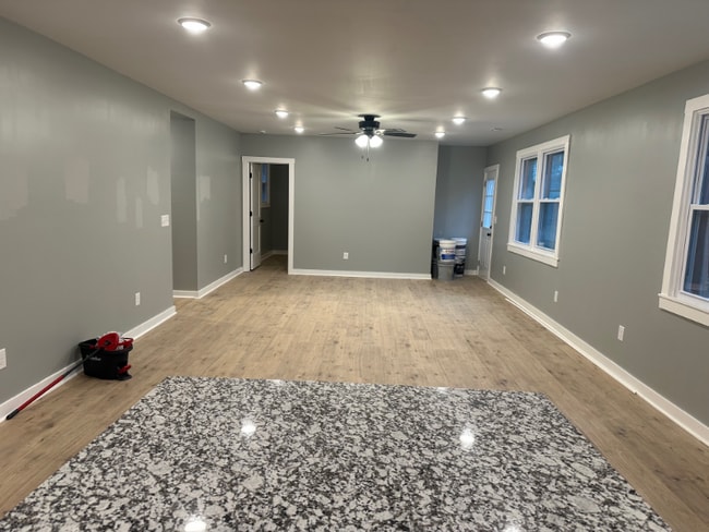 Building Photo - 316 Valley View Dr