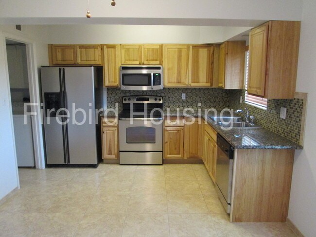 Foto del edificio - 2305 E Cactus Rd